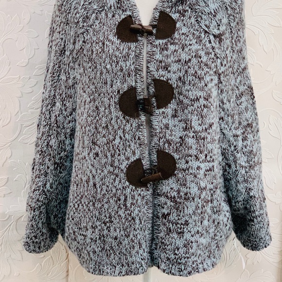 BCDG MAXAZRIA Hooded Cape cozy Poncho Sweater - Picture 7 of 7